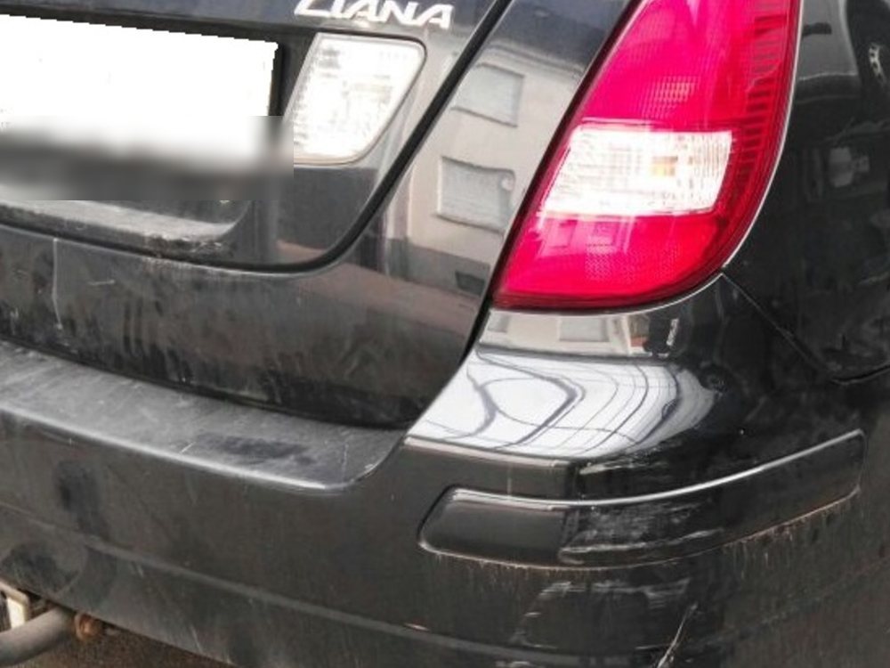Stoßstangenreparatur – vorher